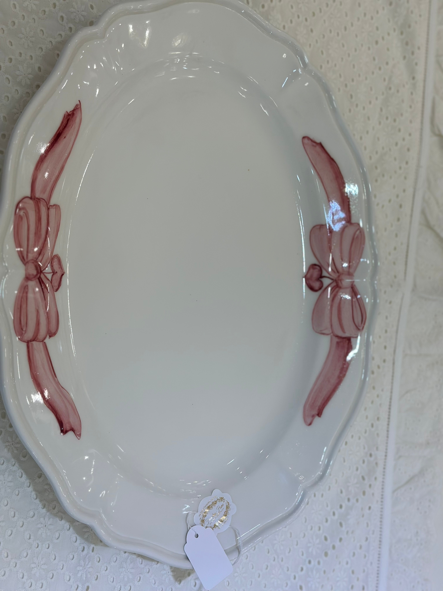 Vassoio ovale in ceramica di capodimonte con fiocco dipinto a mano - diam. 42 cm - Diversi colori disponibili - Ad Rem Collection
